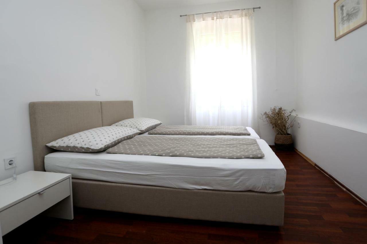 Apartman Cinkopan Pula Exterior photo